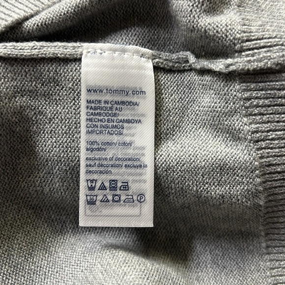 Tommy Hilfiger Light Gray V-Neck Sweater - Picture 6 of 7